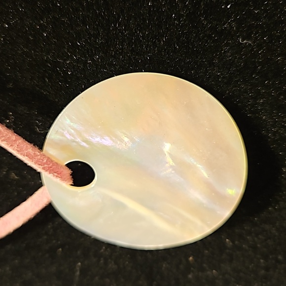 PREMIER DESIGNS  Mother of Pearl on Pink Suade Cord 16" Necklace - Picture 2 of 5